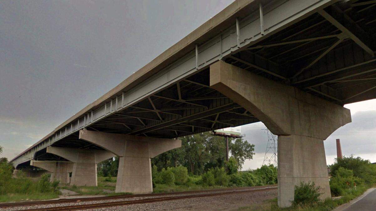 Drivers should expect major delays as prep work begins for a delayed rehabilitation project for the bridge that carries Interstate 435 over the Missouri River on Kansas City’s east side.