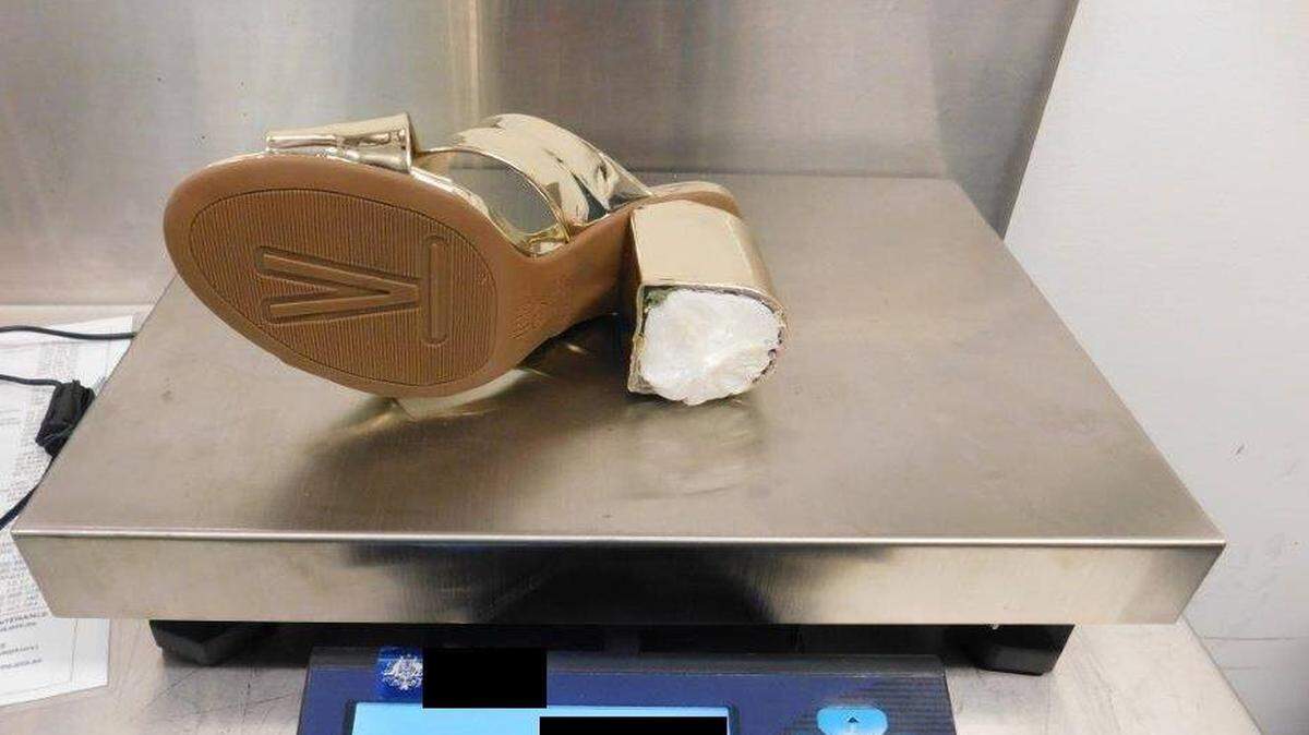 The “Australian Fashion Police” — also the Federal Police — found cocaine inside the high-heeled shoes of a U.S. woman last year while she was going through the Sydney Airport.
