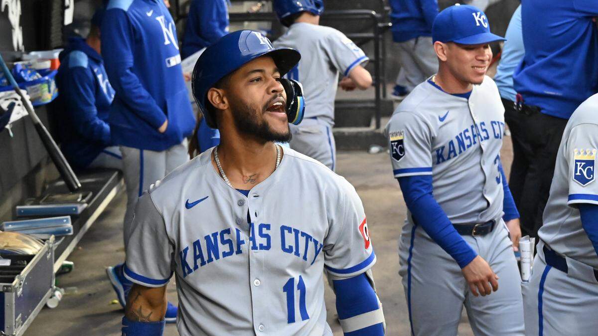 Kansas City Royals third baseman Maikel Garcia (11) celebrates his home run with teammates in the dugout during the third inning against the Chicago White Sox at Rate Field on June 6, 2025.
