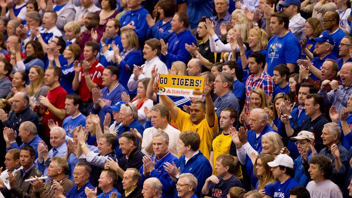 ‘You have to embrace it’: Mizzou Tigers basketball enters Kansas rivalry in the dark