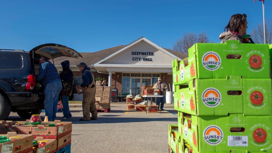 ‘Prices are going up so much’: Hunger stalks Missouri as even food banks feel the crunch