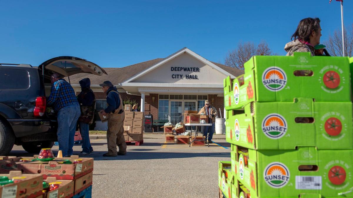 ‘Prices are going up so much’: Hunger stalks Missouri as even food banks feel the crunch