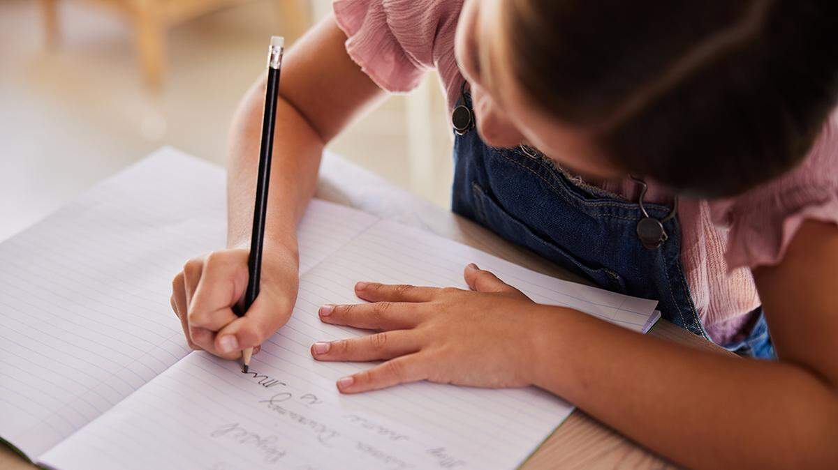 Missouri legislators push for mandatory cursive writing instruction in public schools.