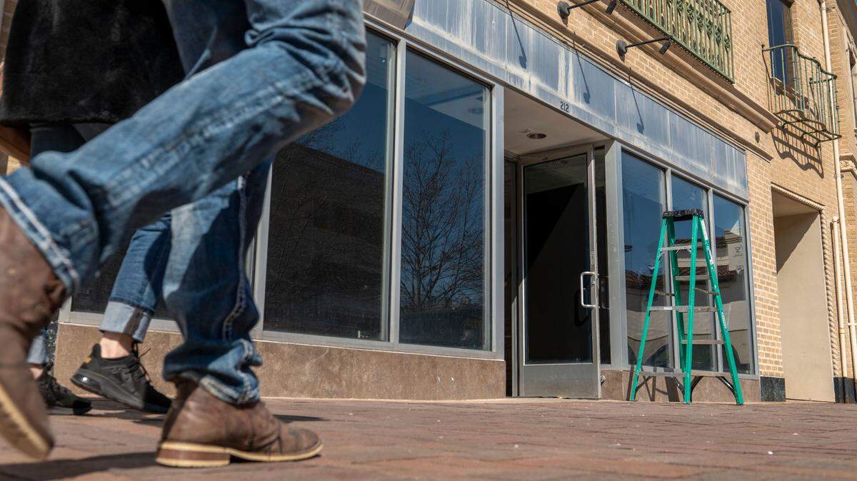 With over 2 dozen vacancies, Kansas City Country Club Plaza is hurting. Is there hope?