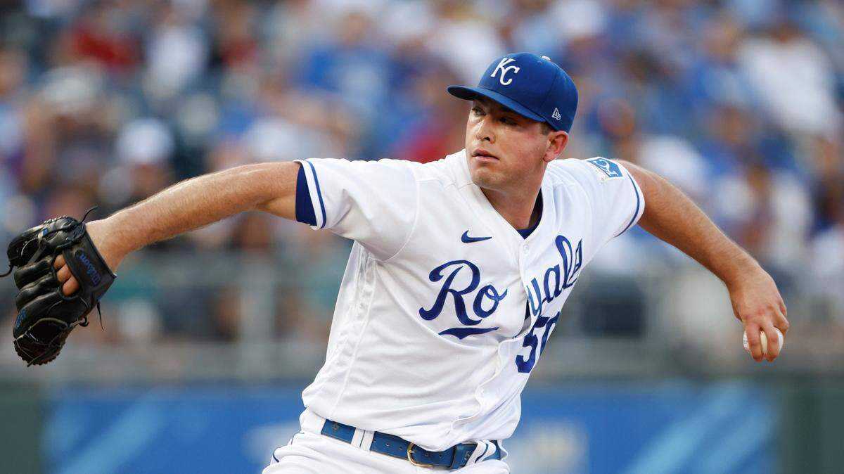 Kansas City Royals pitcher Kris Bubic delivers to a Seattle Mariners batter during the first inning of a baseball game at Kauffman Stadium in Kansas City, Mo., Saturday, Sept. 18, 2021. (AP Photo/Colin E. Braley)