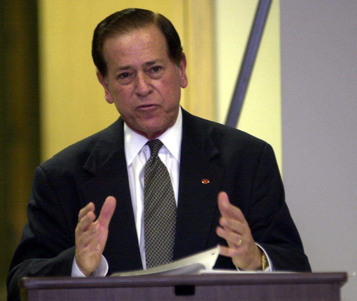 Kansas City Mayor Richard Berkley (shown here in 2000) got to play a bit part as the Kansas City mayor. But his scene didn’t make the final cut.