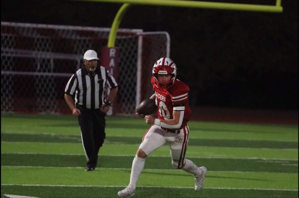 Pembroke Hill senior quarterback Josh Stahl