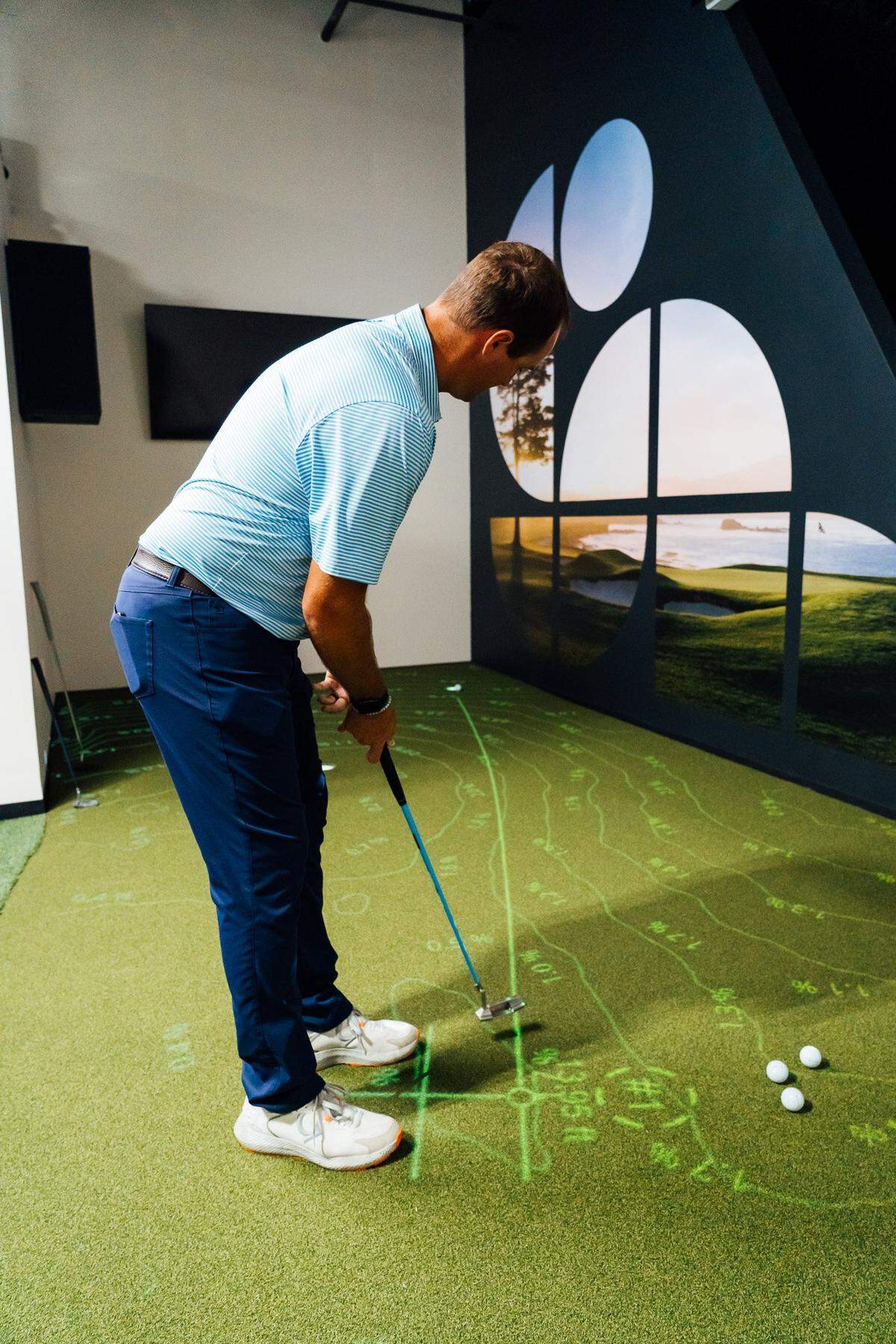 PuttView projects a hit’s statistics on the putting green so players can improve their game.