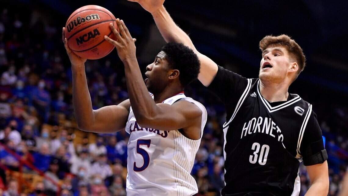 Former Kansas Jayhawks guard Kyle Cuffe Jr. is headed to his dad’s alma mater
