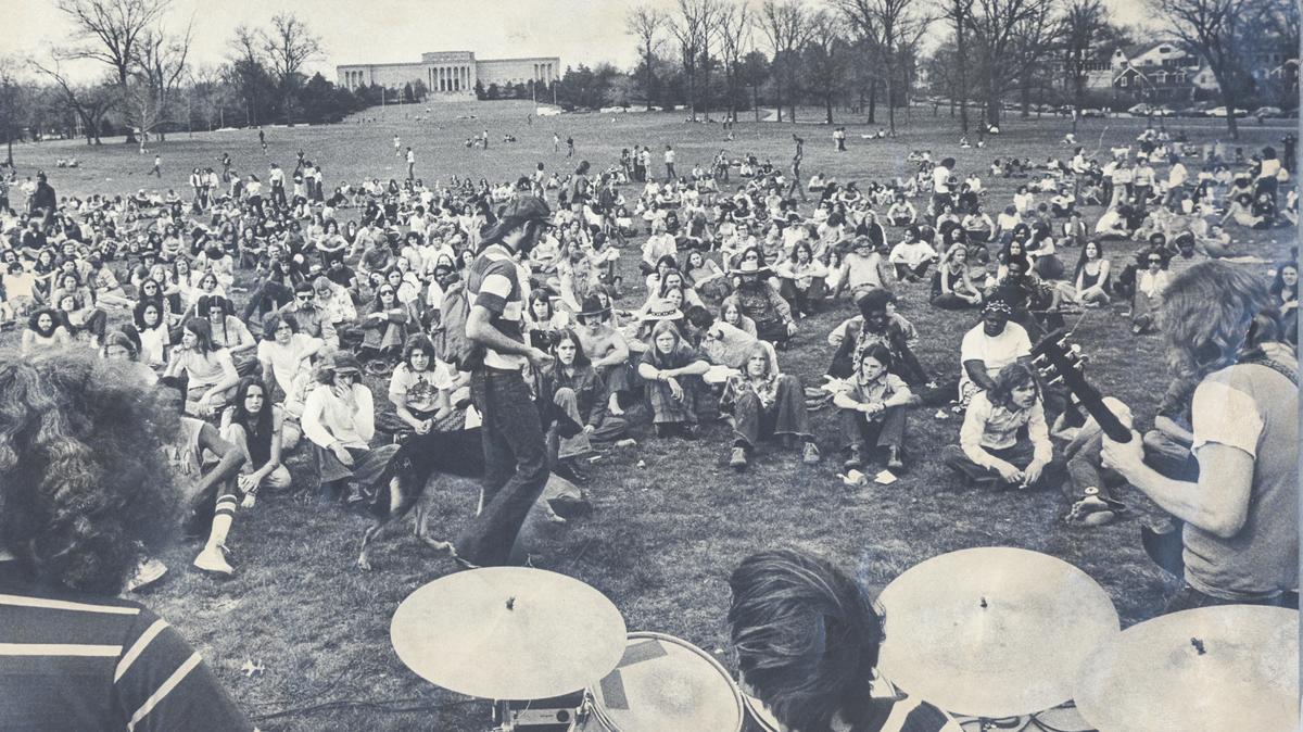 Music lovers gathered at what was then called Volker Park for free music in the 1970s. Sundays in the Park have returned this summer, with the next show June 26 to feature folk singer Danny Cox.