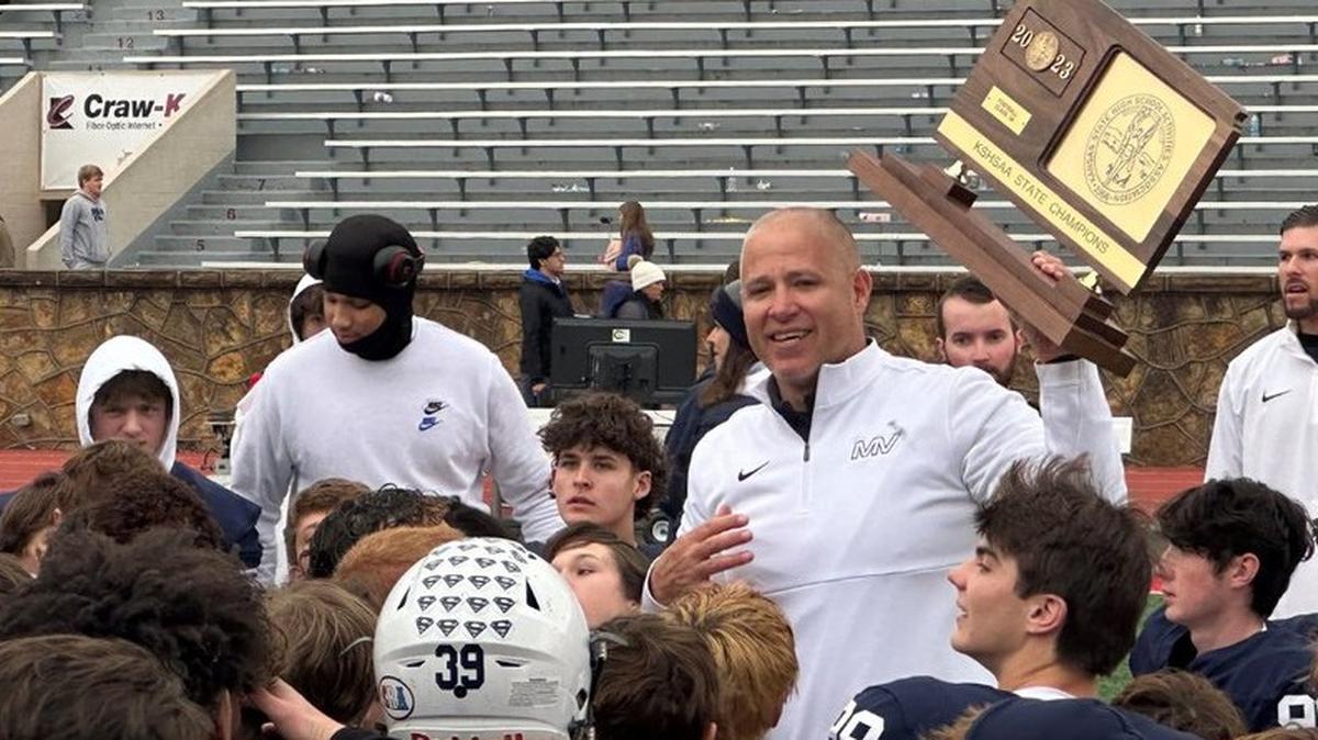 Mill Valley, led by head coach Joel Applebee, won its fifth straight Kansas state championship in high school football on Saturday, beating Kapain Mt. Carmel at Pitt State.
