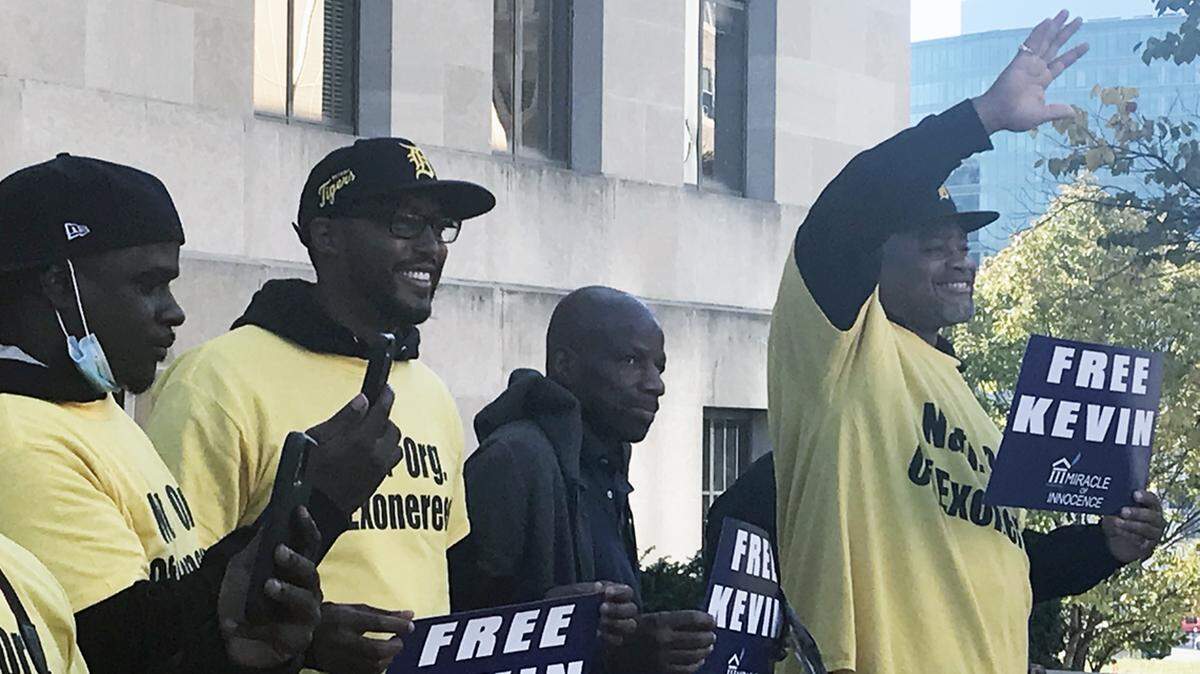 Members of the National Organization of Exonerees will wear their yellow T-shirts in the courtroom Monday.