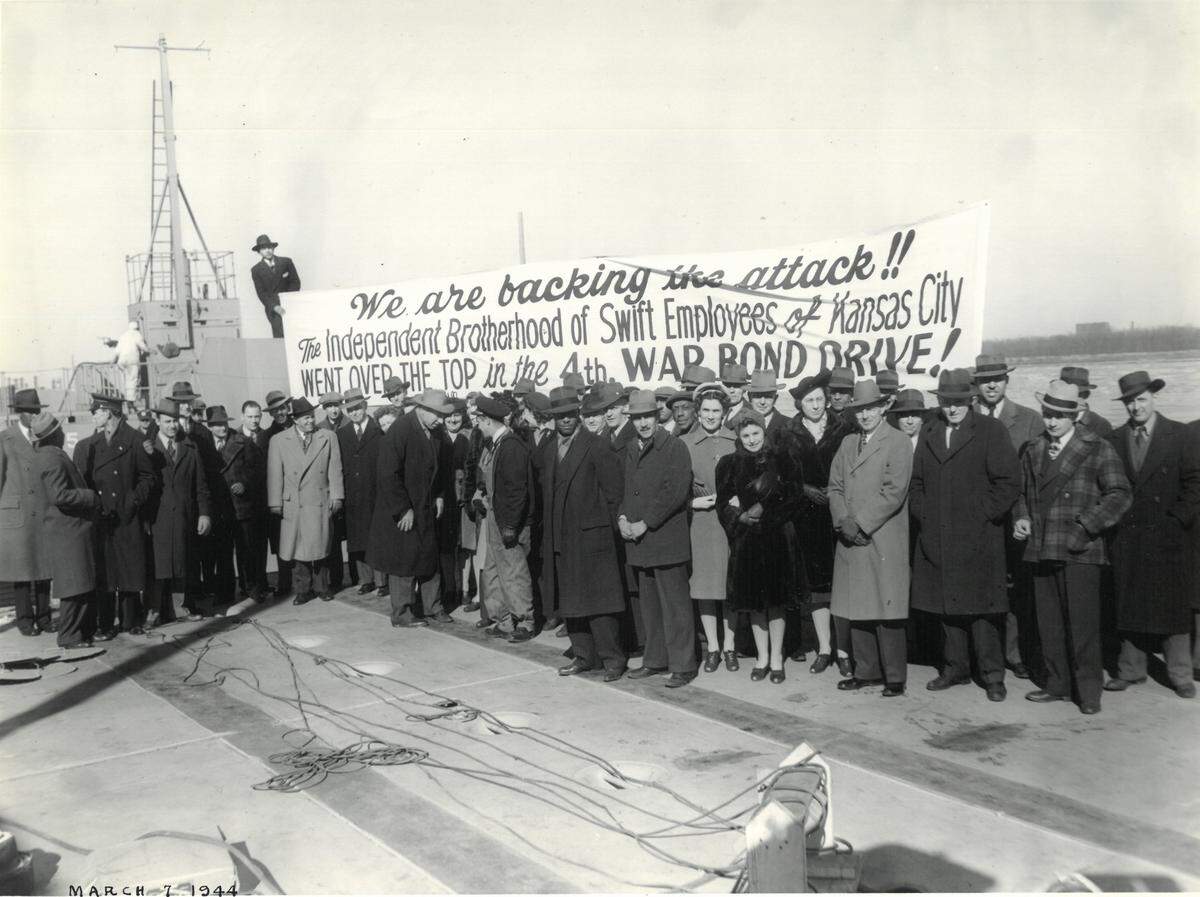A war bonds drive in Kansas City around 1943