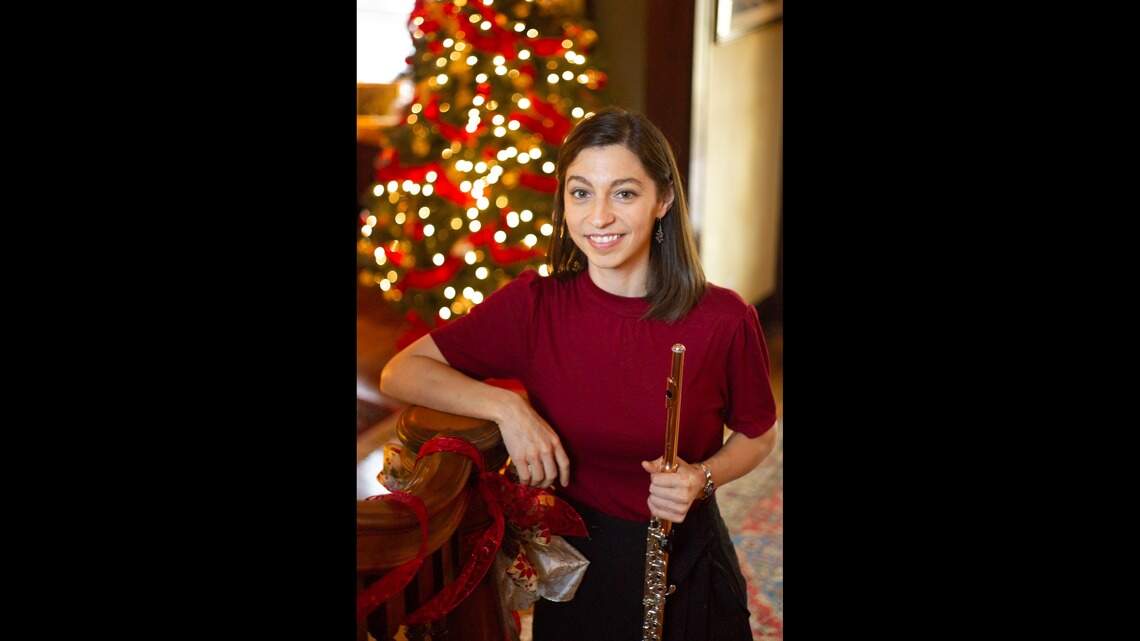‘Christmas Meditation’, a holiday gift, graces season with flute and guitar duo