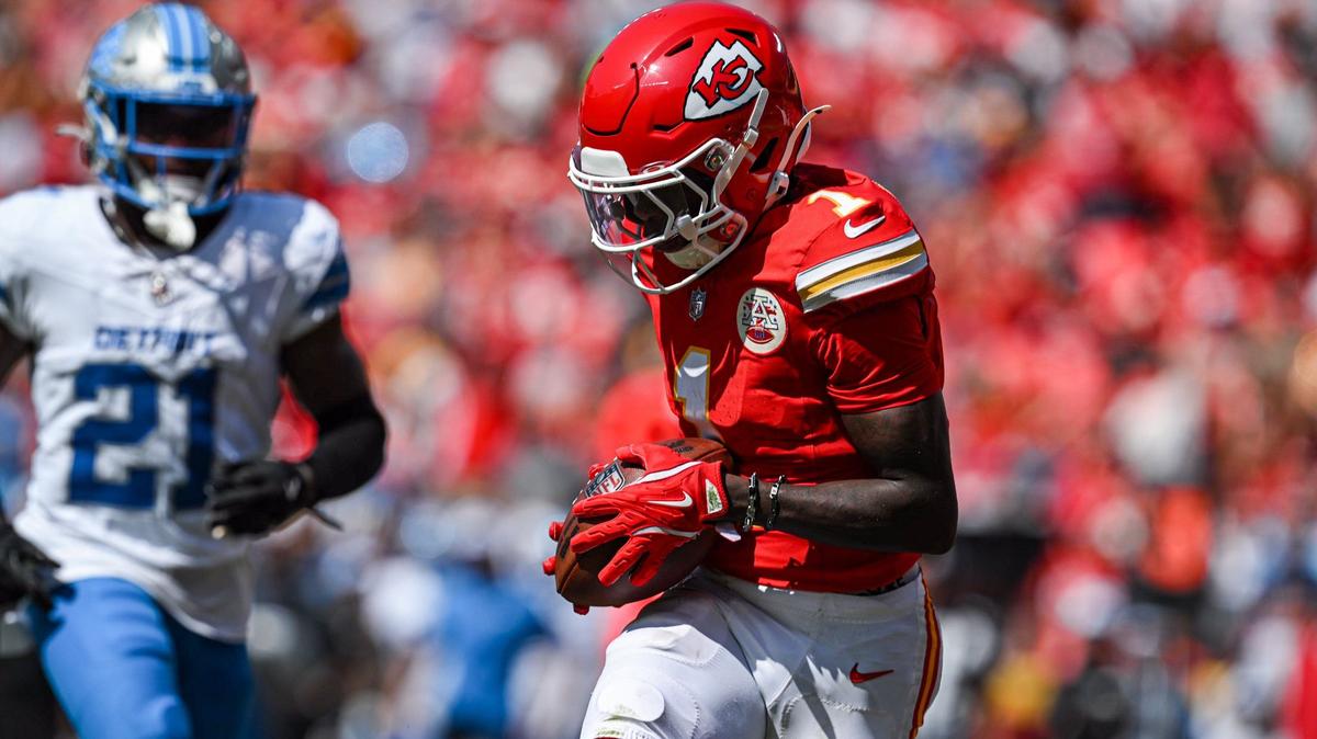 Kansas City Chiefs wide receiver Xavier Worthy (1) pulled in a pass for a touchdown Saturday in the first quarter against the Detroit Lions. 