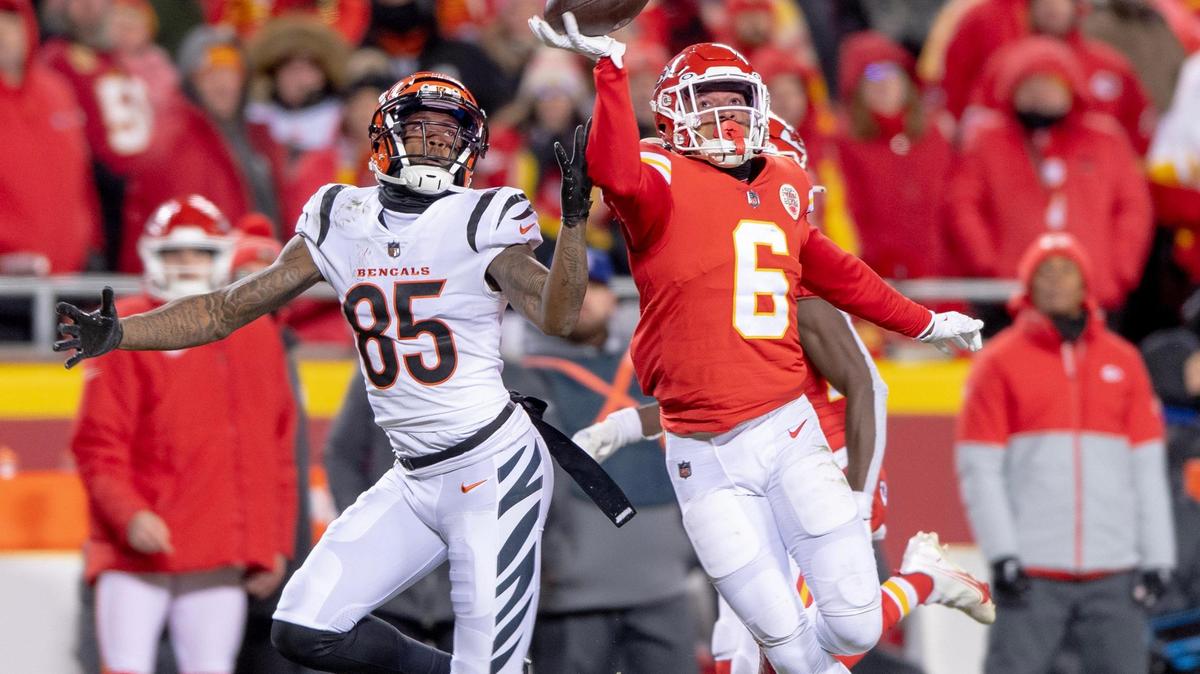 Chiefs safety Bryan Cook (No. 6) deflects a pass intended for Cincinnati Bengals wide receiver Tee Higgins during the AFC Championship game on Sunday, Jan. 29, 2023.