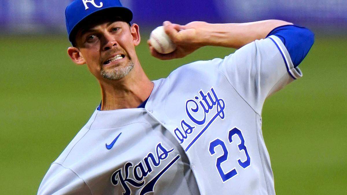 Kansas City Royals starting pitcher Mike Minor delivers during the first inning of the team’s baseball game against the Pittsburgh Pirates in Pittsburgh, Wednesday, April 28, 2021.(AP Photo/Gene J. Puskar)