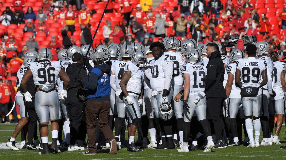 The Las Vegas Raiders gathered on the Kansas City Chiefs mid-field logo for a pre-game pep talk before their game Sunday at Arrowhead Stadium. That didn’t sit well with a number of Chiefs players.