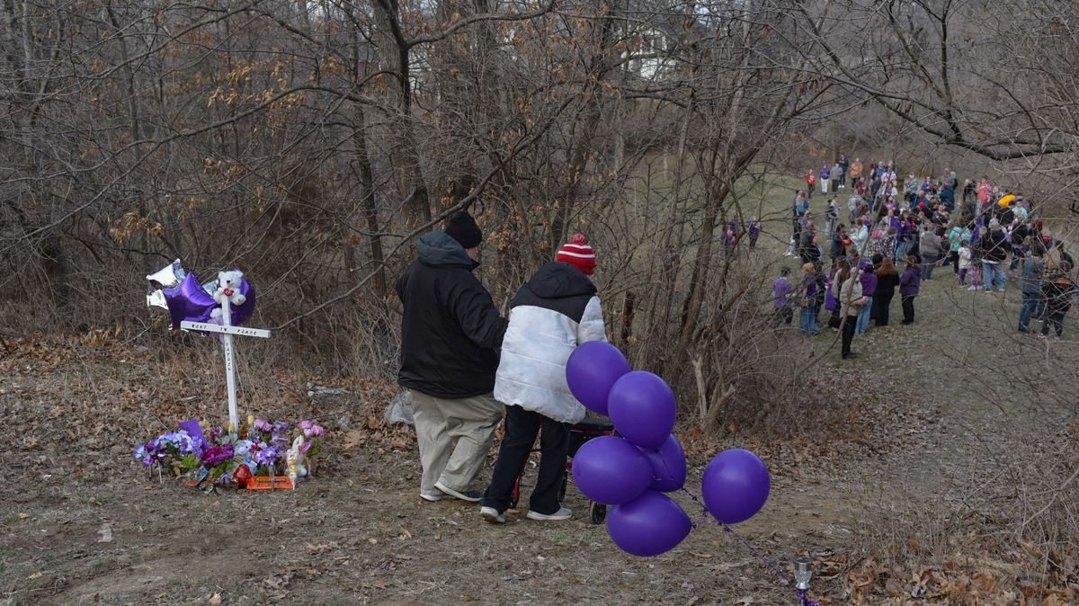 Roughly 150 people gathered Wednesday evening at the small pond where missing Kansas City 13-year-old Jayden Robker’s body was discovered to pay tribute to his life.