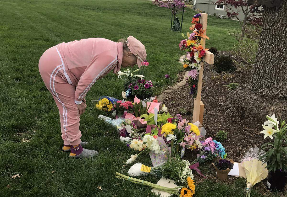 Friends of Glenda and Vern Johnson placed a flowered-covered cross in the couple’s Overland Park yard on Saturday, April 11, one day before Easter in memory of Vern. At 85, he died of COVID-19 on April 6.