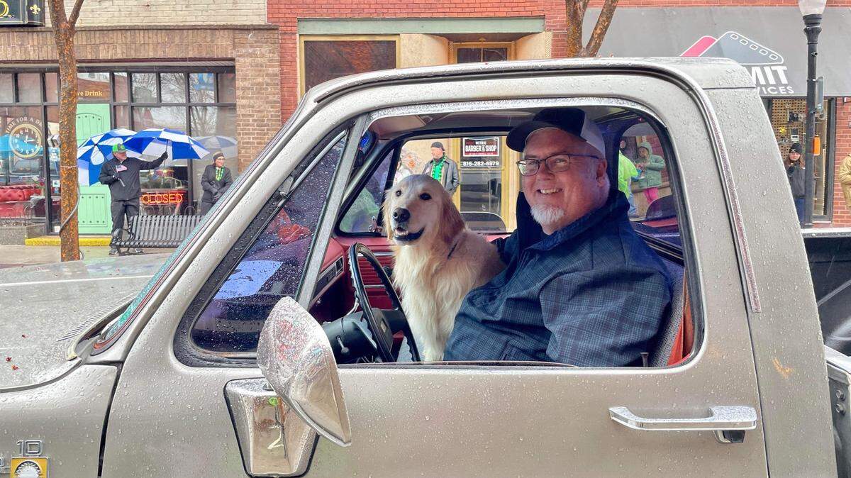 Dave Eames often can be spotted with his buddy, Hobbes, in downtown Lee’s Summit. Because of his work giving back to the city, he’s been named the Truman Heartland Community Foundation Citizen of the Year for Lee’s Summit.