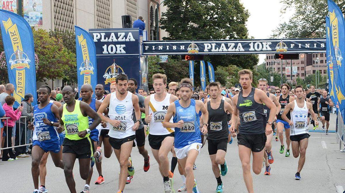 Runners participate in the annual Plaza 10K