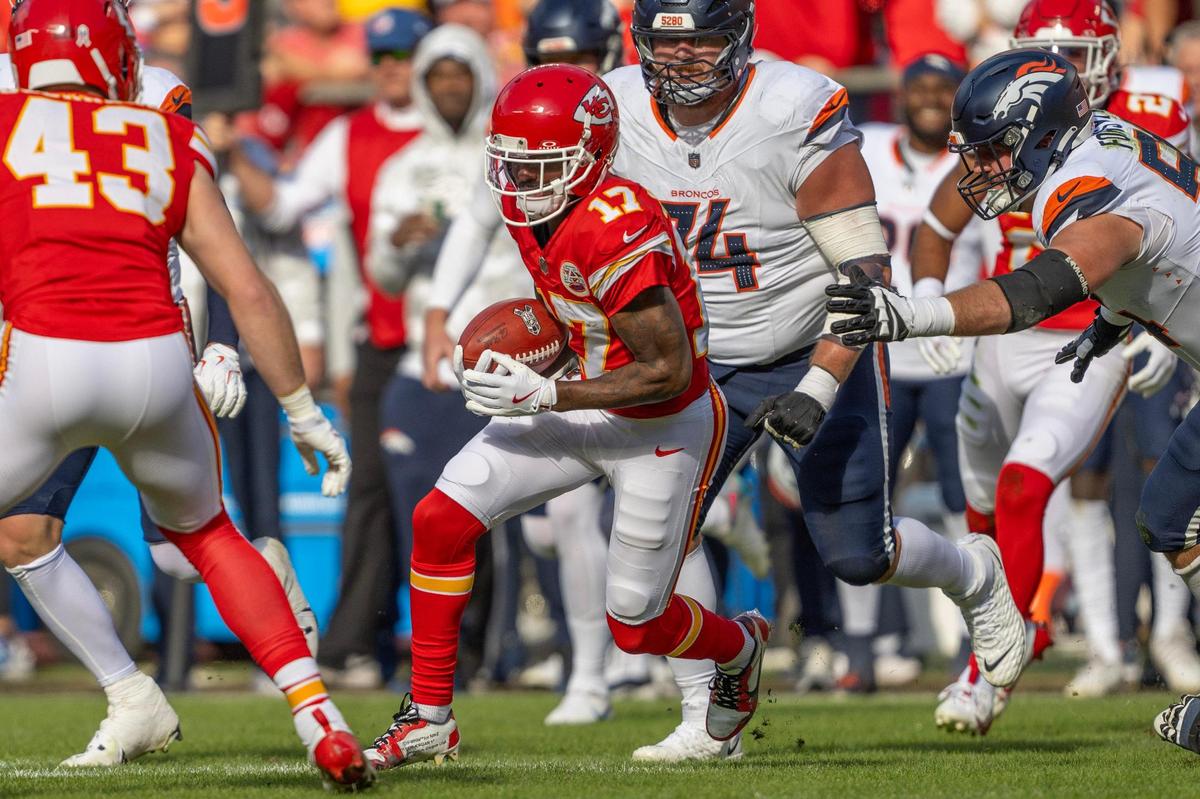 Kansas City Chiefs wide receiver Mecole Hardman (17) runs for yardage in the second quarter during and NFL game against the Denver Broncos on Sunday, Nov. 10, 2024, at GEHA Field at Arrowhead Stadium.