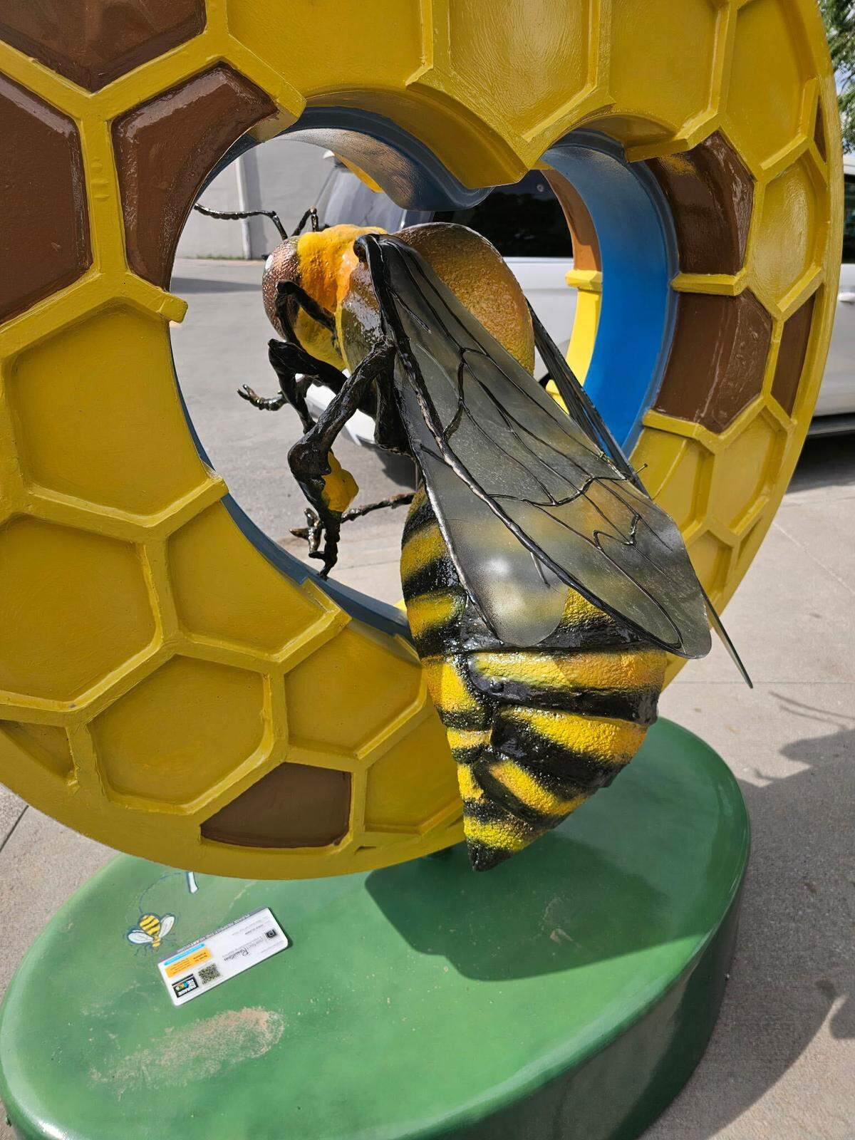 A honeybee sculpture made for Kansas City’s Parade of Hearts was vandalized over Memorial Day Weekend. This what it looked like before it was destroyed.