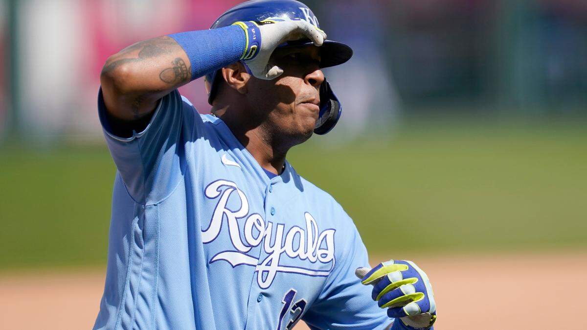 Kansas City Royals Salvador Perez salutes while rounding the bases after hitting a two-run home run during the seventh inning of a baseball game against the Toronto Blue Jays at Kauffman Stadium in Kansas City, Mo., Sunday, April 18, 2021. (AP Photo/Orlin Wagner)