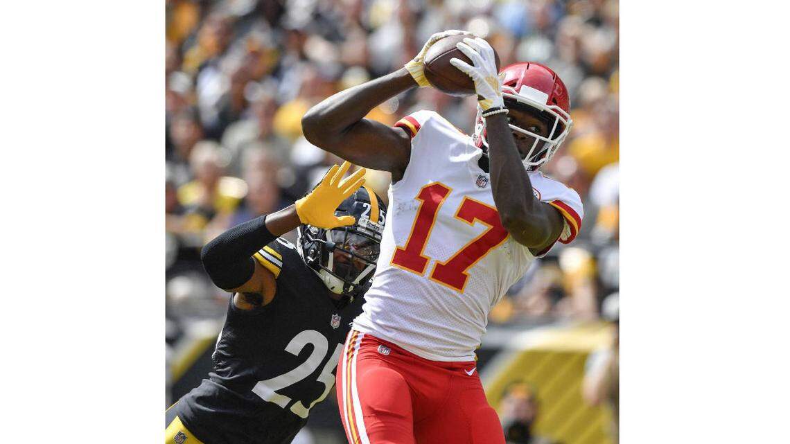Kansas City Chiefs quarterback Patrick Mahomes’ fifth touchdown pass of the 2018 regular season was to Chiefs wide receiver Chris Conley, who pulled in the pass in front of Steelers cornerback Artie Burns in the first quarter in Pittsburgh.