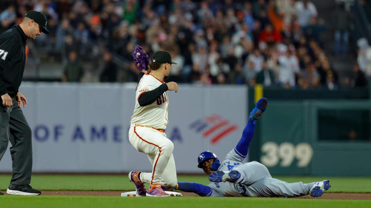 Kansas City Royals outfielder Dairon Blanco (44) is picked off and thrown out at second base during the seventh inning against the San Francisco Giants at Oracle Park.