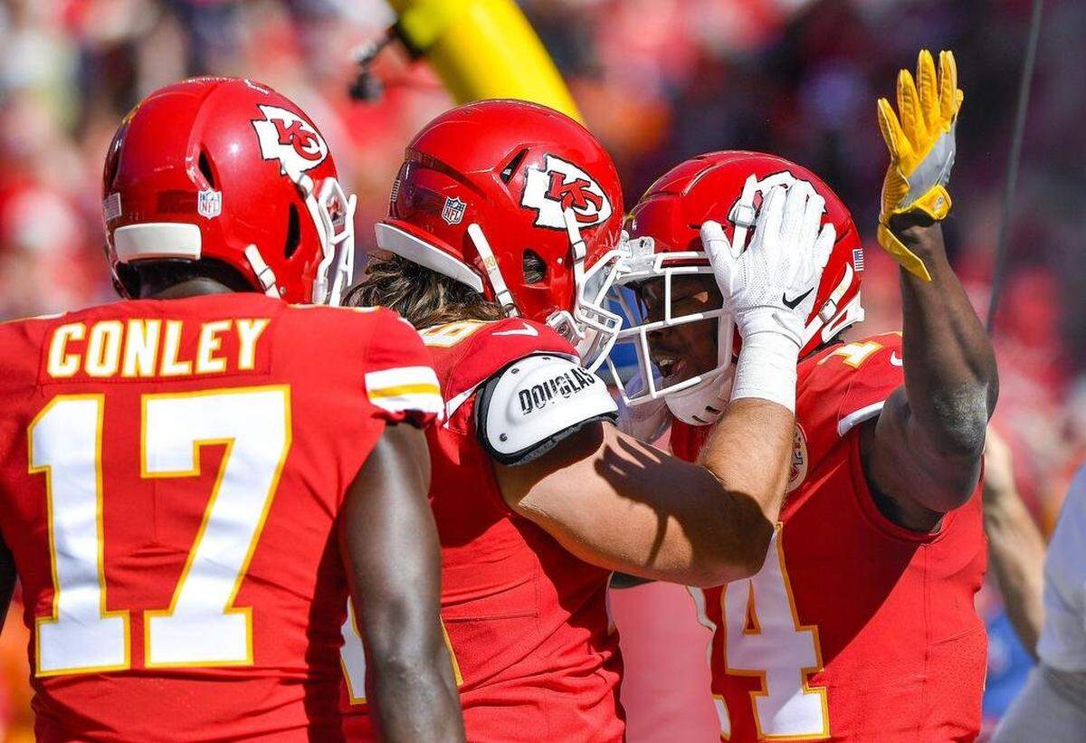 Kansas City Chiefs wide receiver Sammy Watkins celebrated after a 13-yard touchdown catch in the second quarter against the Denver Broncos in Kansas City. It was Chiefs quarterback Patrick Mahomes’ 24th touchdown pass of the 2018 regular season.