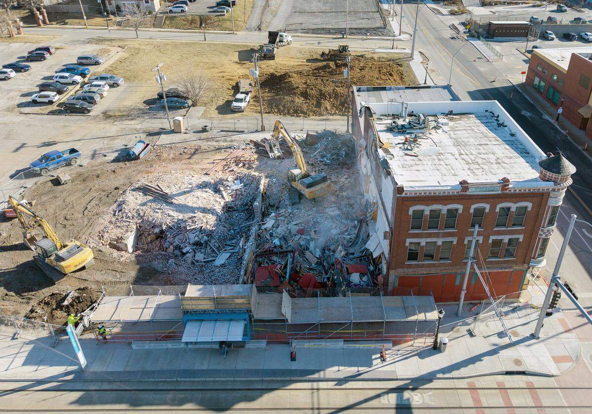 The Jeserich building built in 1888, one of the oldest buildings in Kansas City, is being demolished on Tuesday, Dec. 16, 2025, at 31st and Main Streets.