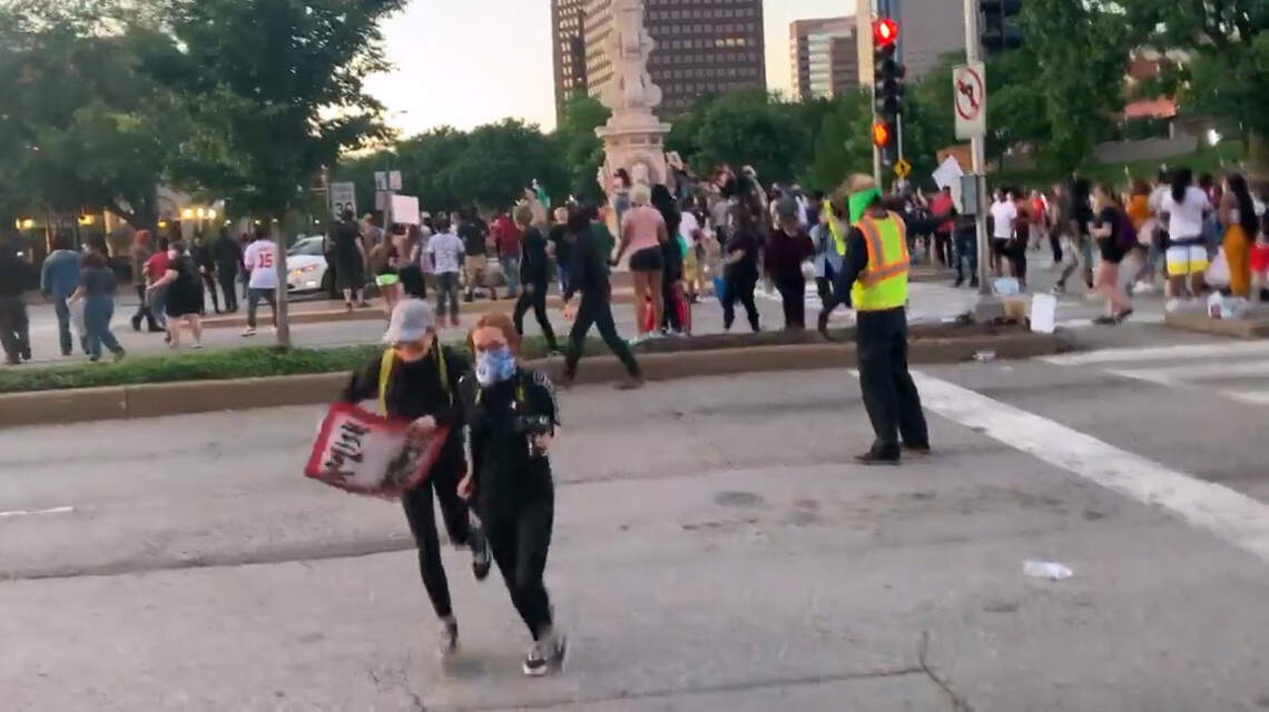 Four people with guns seen during George Floyd protest at Plaza, KCPD says