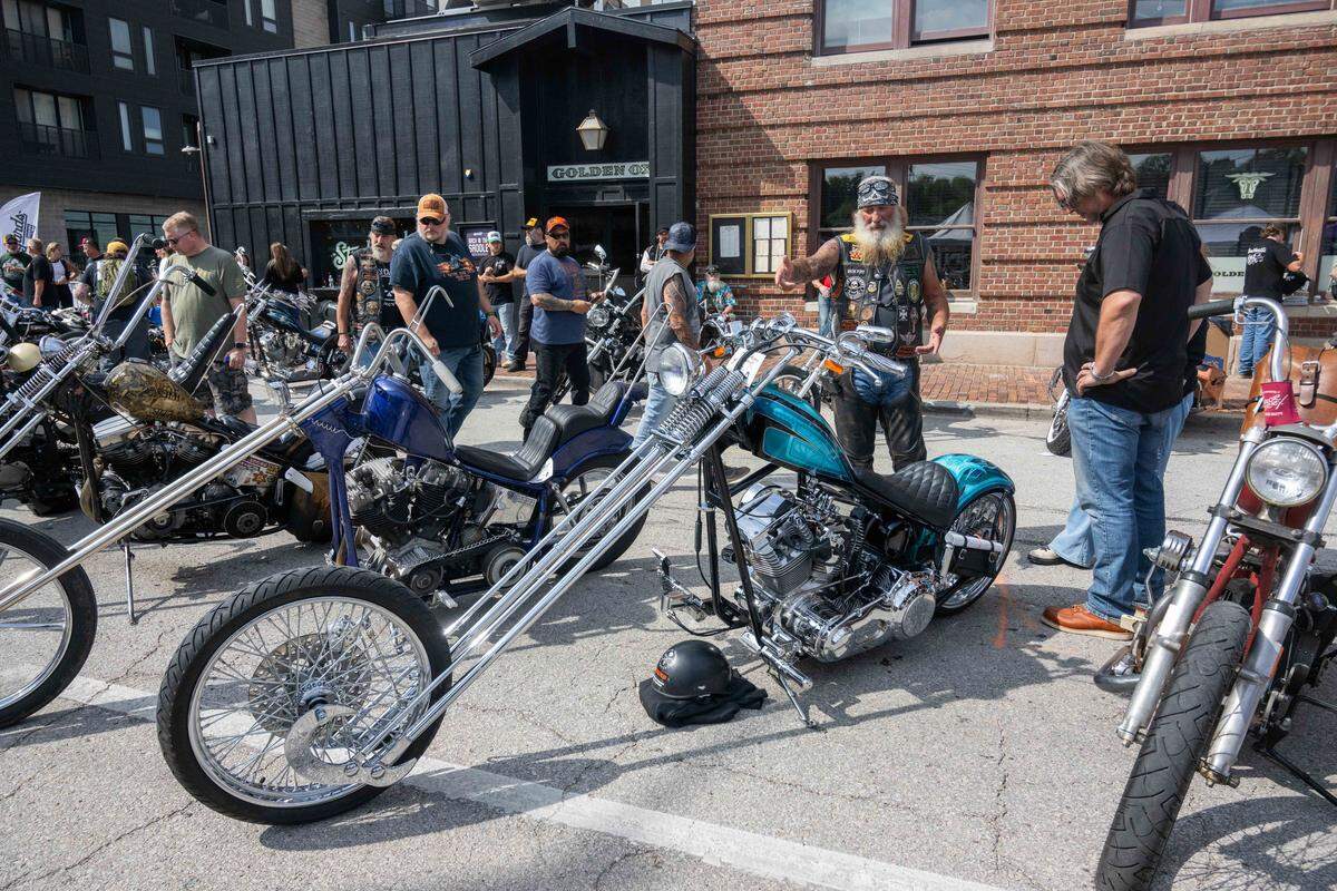 The David Mann Chopper Fest held its inaugural festival in Kansas City, the birthplace of its namesake, on September 20, 2025. Custom motorcycles adorned the streets of the West Bottoms for an event honoring David Mann, a Kansas City born artist whose influence shaped choppers through artwork depicting counterculture. Mann’s style involved extending the front end of motorcycles, inspiring builders to replicate his designs in their own creations.