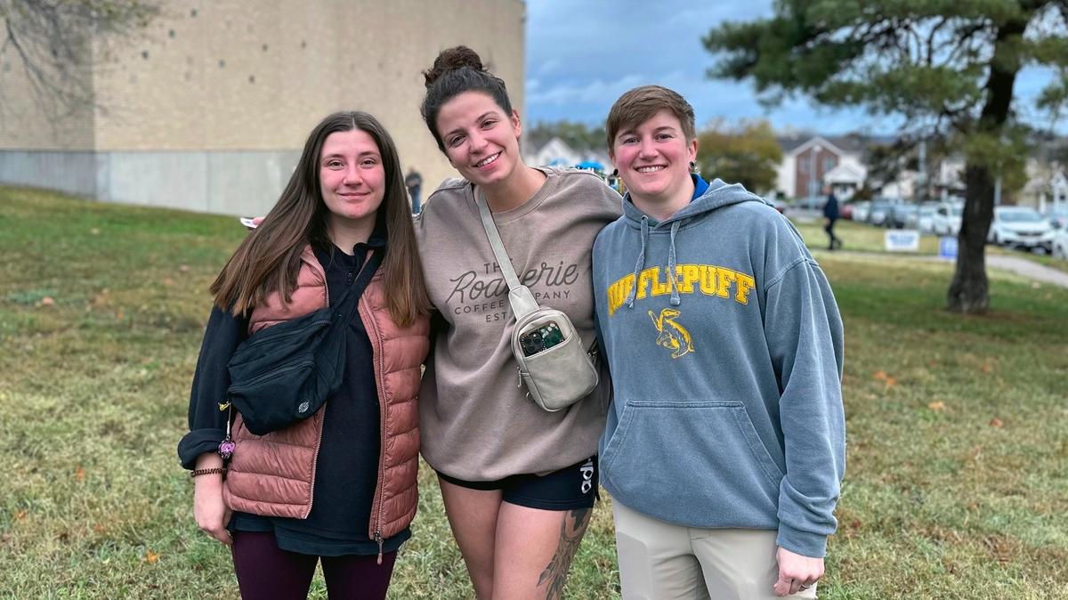 Missouri’s abortion amendment and the presidential race were the main issues that drew 28-year-old Lauren S., 29-year-old Joanne Naberhaus and 30-year-old Lyndsay Naberhaus to the polls at the Garrison Community Center at 1124 E 5th St., just east of the City Market.