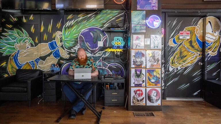 This Kansas City ‘nerd culture’ lounge invites introverts to come inside and play