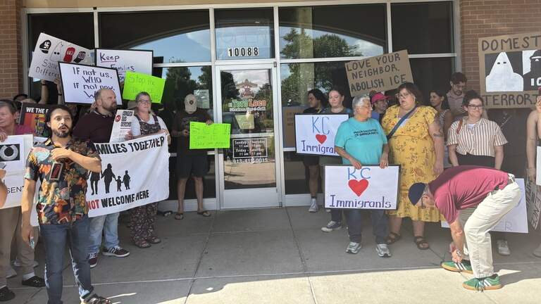 Advocates condemn ICE raids at KC area restaurants: ‘tragic blow to our community’