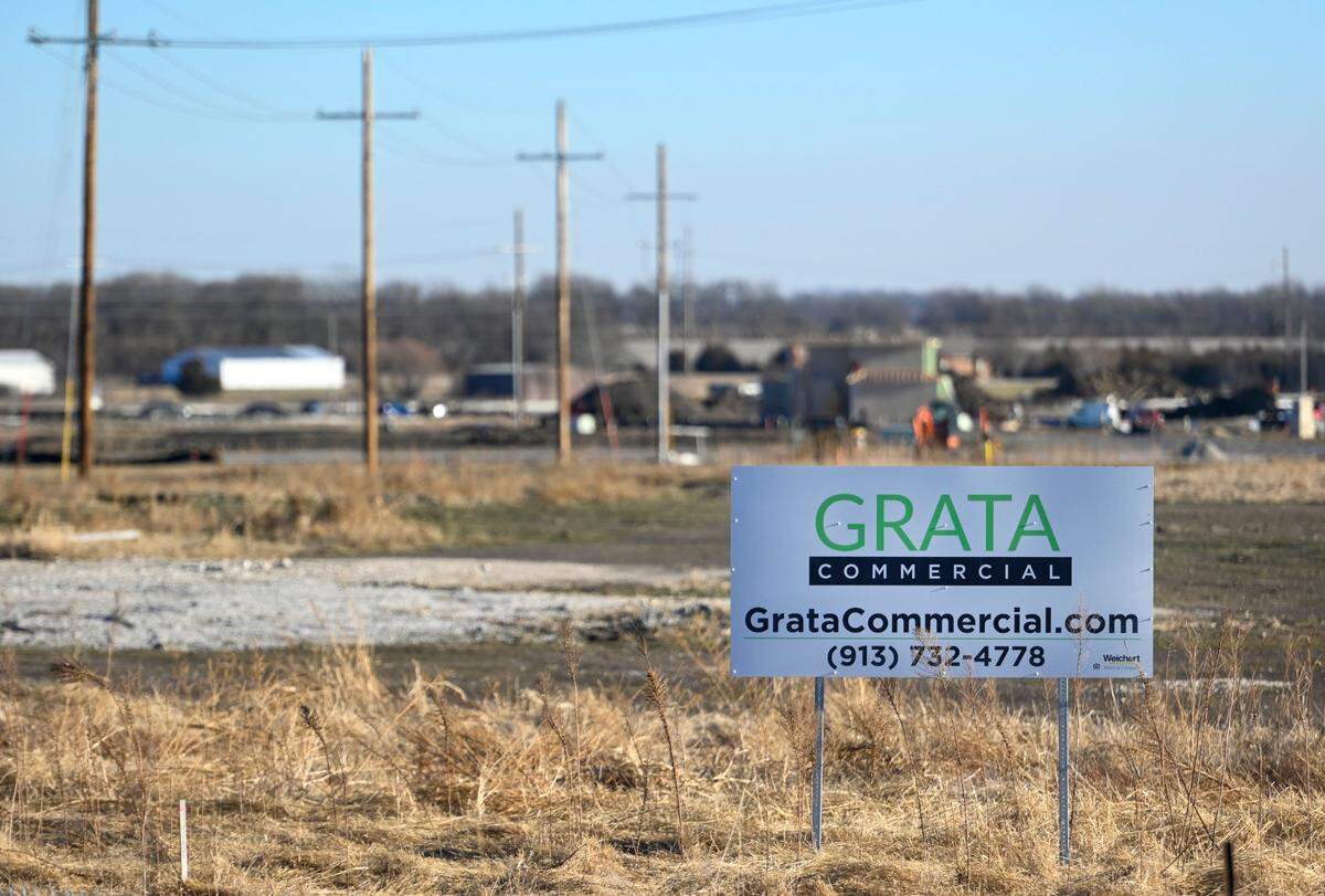 All told, the New Trails project will include almost 400 single family homes, more than 420 apartments, more than 655,500 square feet of retail space, three hotels and eight restaurants. Construction is anticipated to last into 2024.