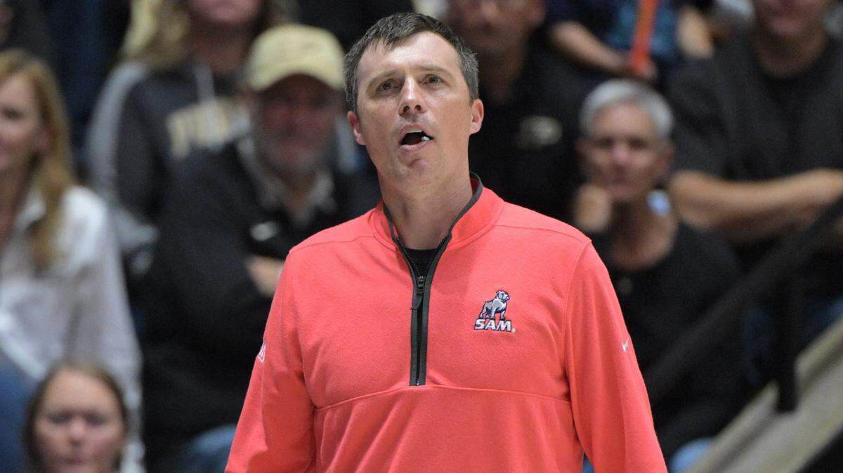 Samford Bulldogs men’s basketball coach Bucky McMillan.