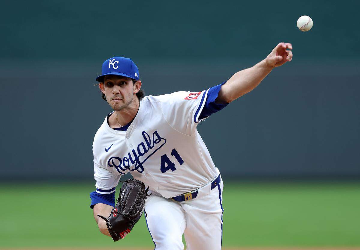 Starting pitcher Daniel Lynch IV #41 of the Kansas City Royals warms up prior to the game against the Cincinnati Reds at Kauffman Stadium on May 27, 2025 in Kansas City, Missouri.