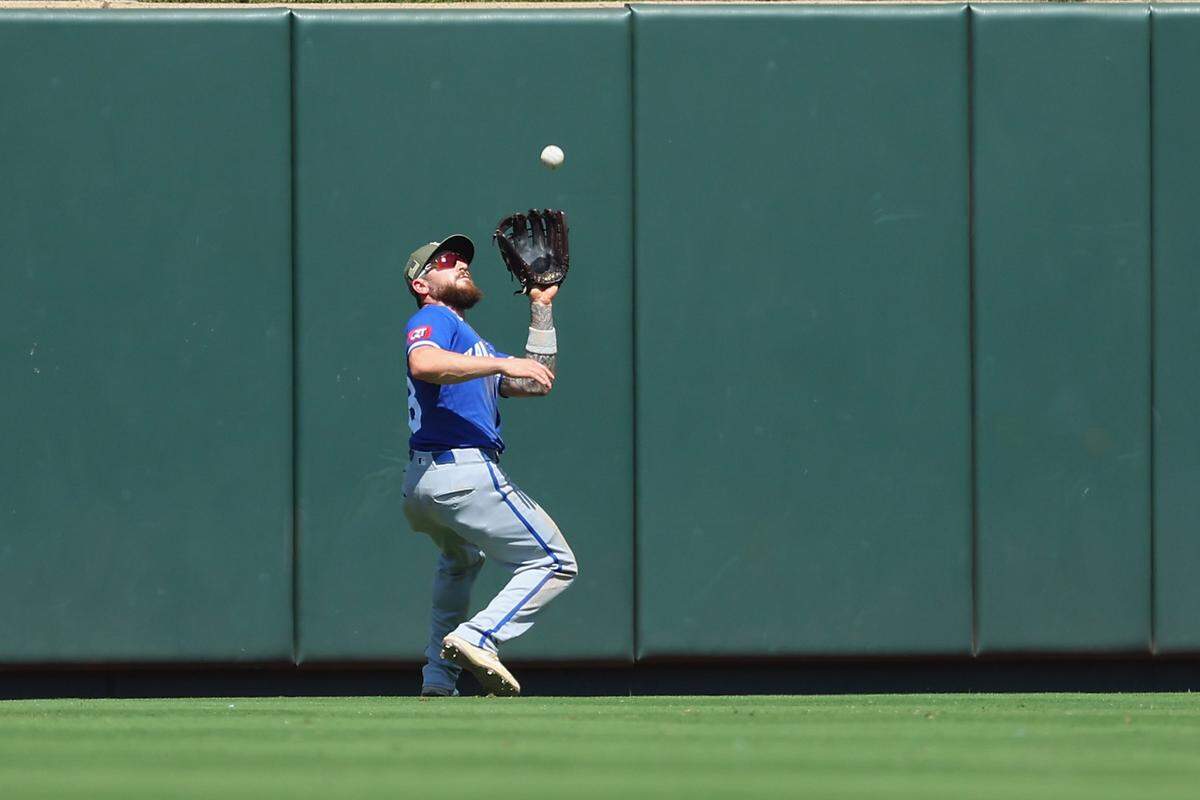Kansas City Royals outfielder Kyle Isbel makes a seventh-inning catch in an I-70 Series finale against the Cardinals at Busch Stadium in St. Louis on Sunday, May 17, 2026.