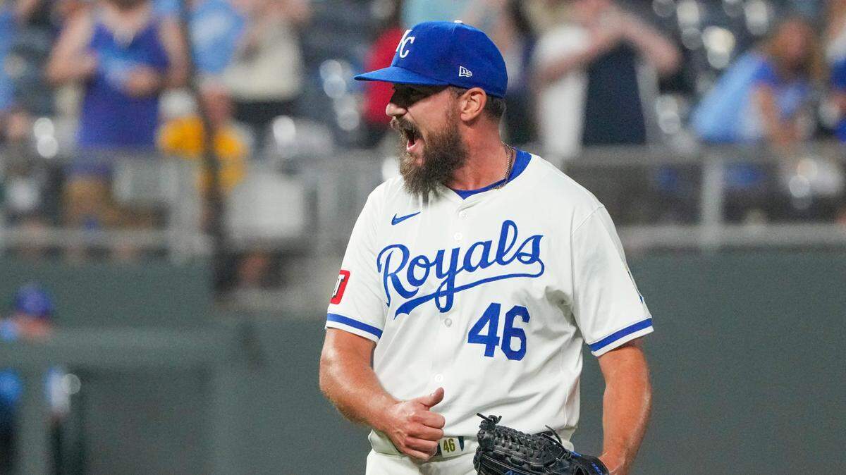 Royals relief pitcher John Schreiber celebrates after getting the save in KC’s Monday night win against the Los Angeles Angels at Kauffman Stadium.