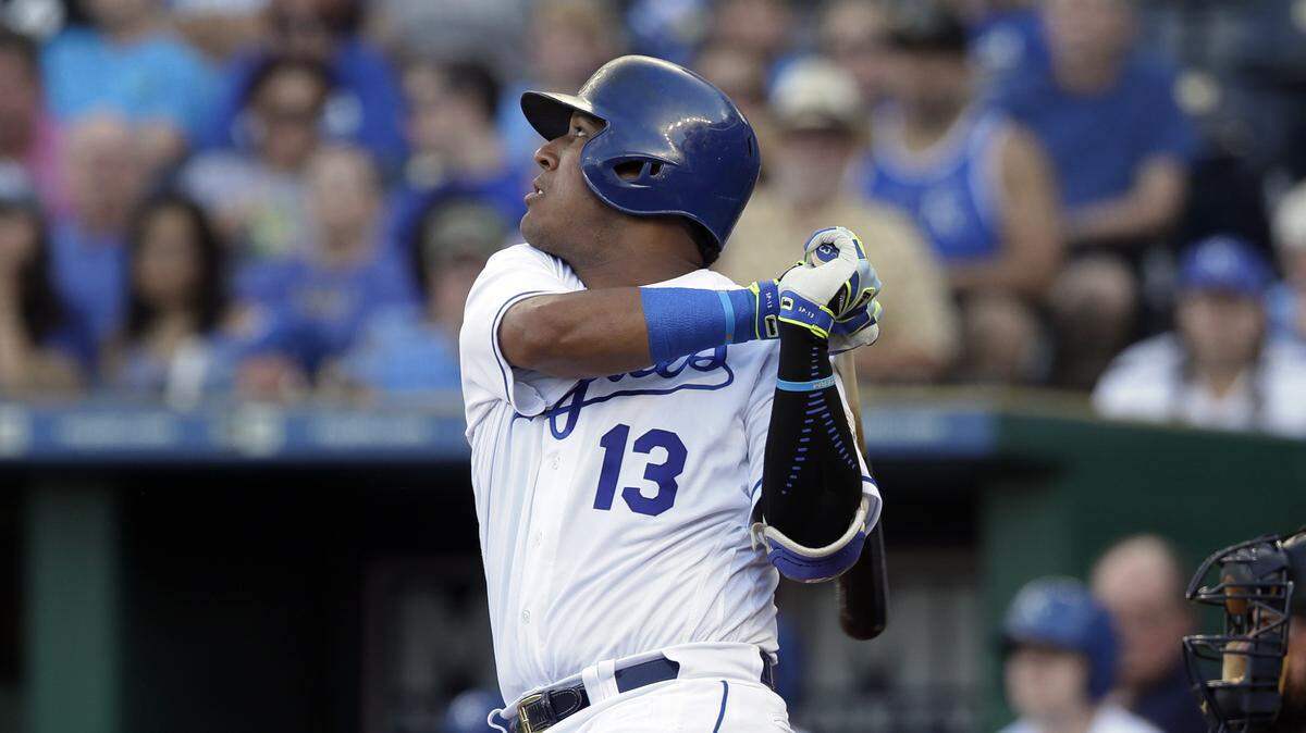Salvador Perez hit a two-run home run off Minnesota Twins starting pitcher Lance Lynn during the first inning on Saturday at Kauffman Stadium.