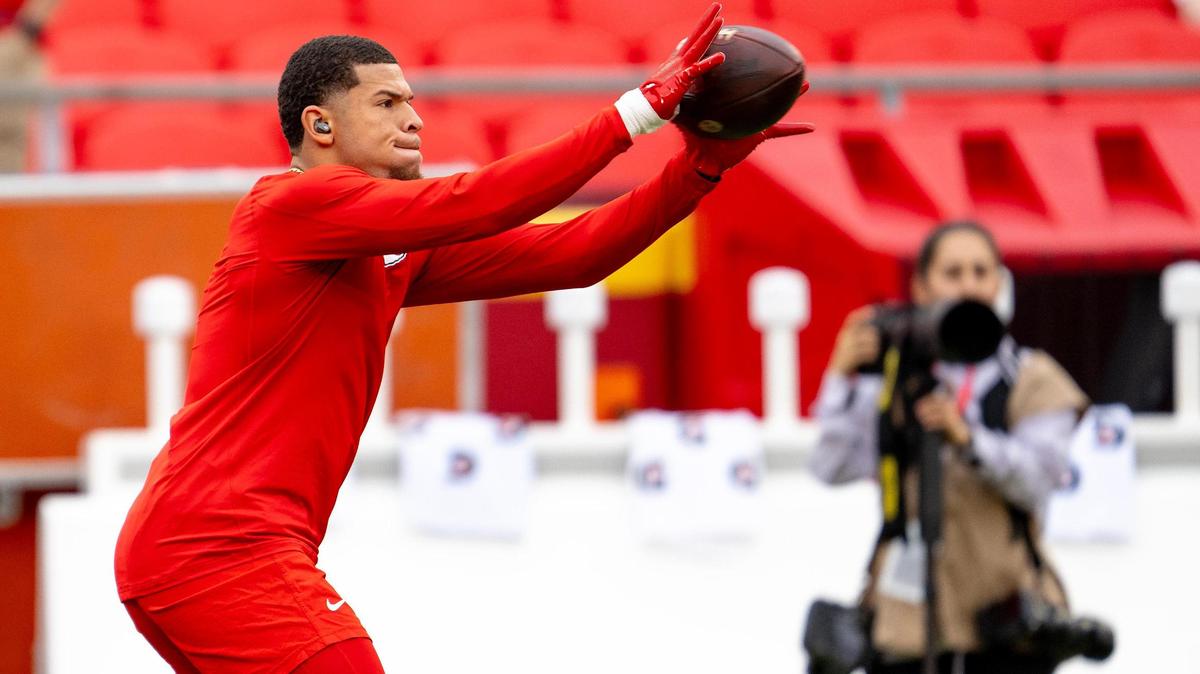 Kansas City Chiefs wide receiver Skyy Moore (24) warms up before an NFL preseason football game against the Cleveland Browns on Saturday, Aug. 26, 2023, in Kansas City.