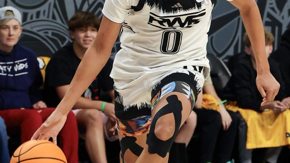 KU’s Kinney, Adkins develop ‘chemistry’ at recent USA Basketball training camp