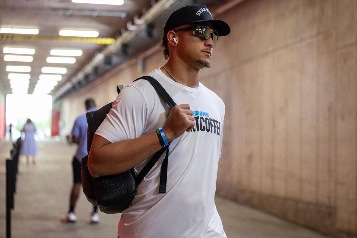 Chiefs quarterback Patrick Mahomes arrives for the game against the Chicago Bears on Thursday. (082224, Arrowhead Stadium)