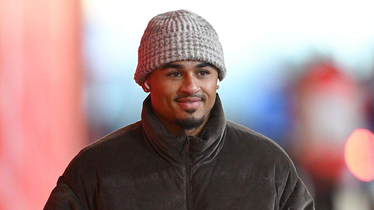 Kansas City Chiefs cornerback Trent McDuffie (22) arrives for the game against the Houston Texans on Sunday, Dec. 7, 2025 at GEHA Field at Arrowhead Stadium in Kansas City.