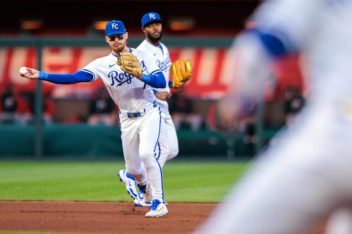 Kansas City Royals shortstop Bobby Witt Jr. (7) throws to first base during the fourth inning against the Minnesota Twins at Kauffman Stadium on April 8, 2025.
