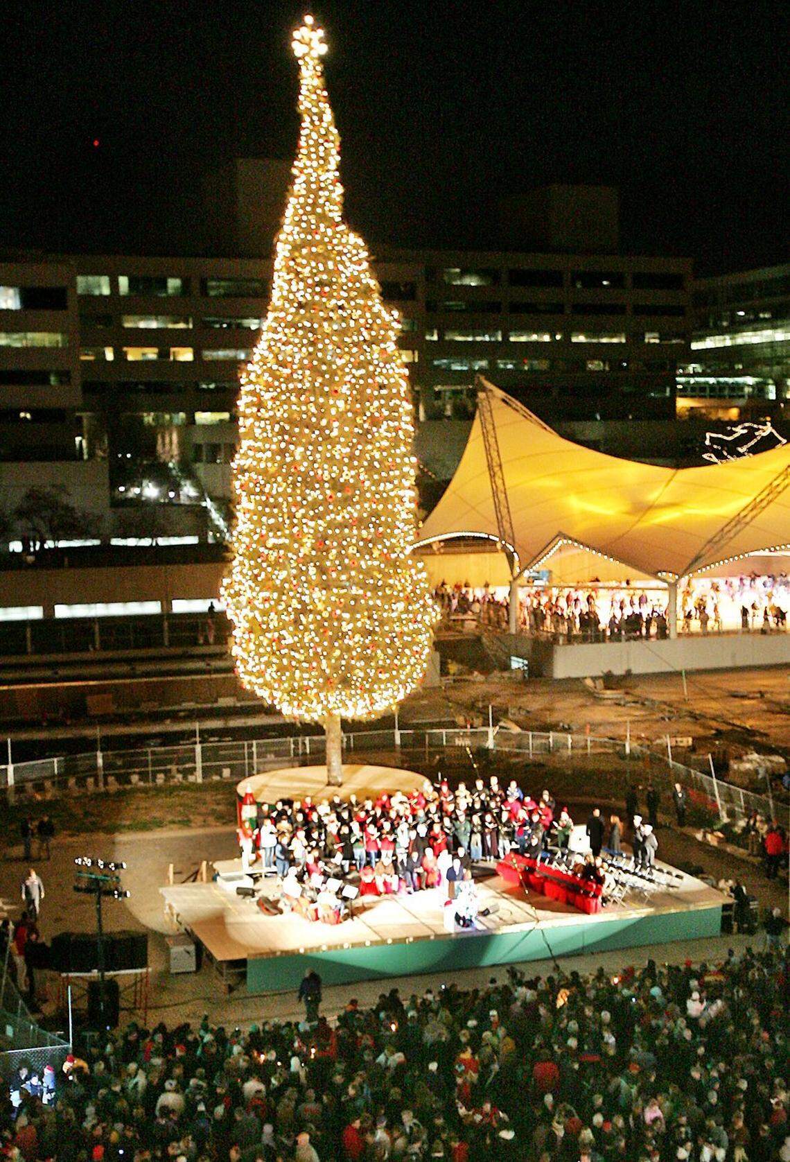 The Mayor’s Christmas Tree lighting at Crown Center will begin at 5:30 p.m. Nov. 26.